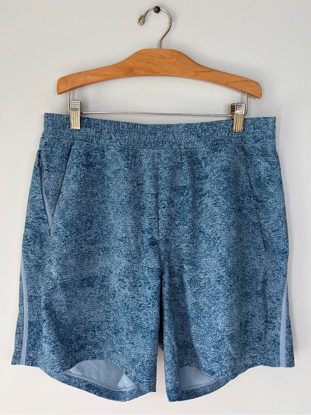 Lululemon Men’s Pace Breaker Shorts 7” in Infuse Texture Chambray Multi